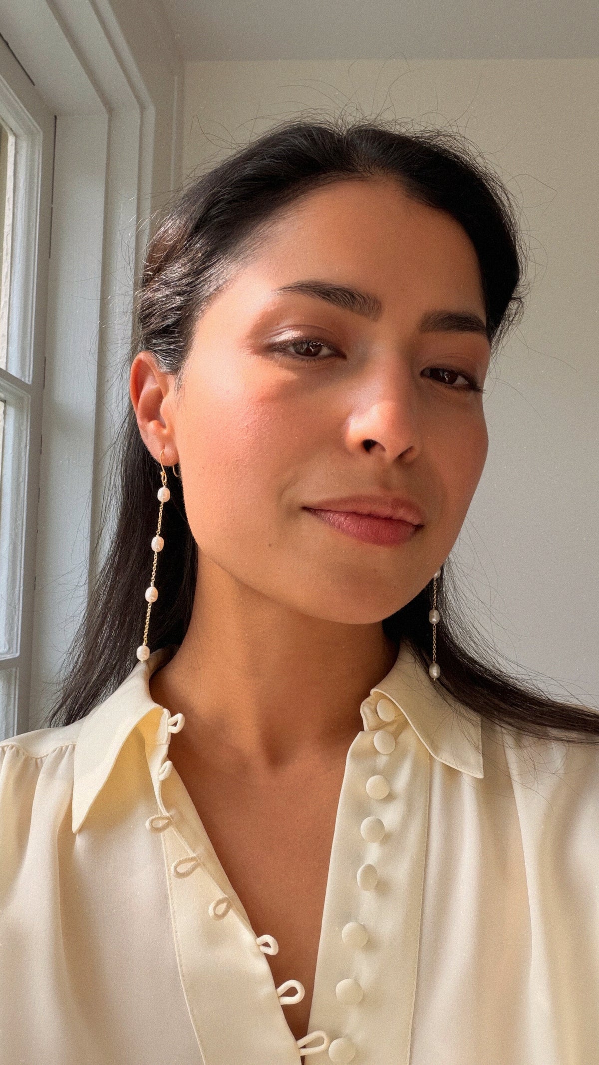 Anya Earrings in Pearl