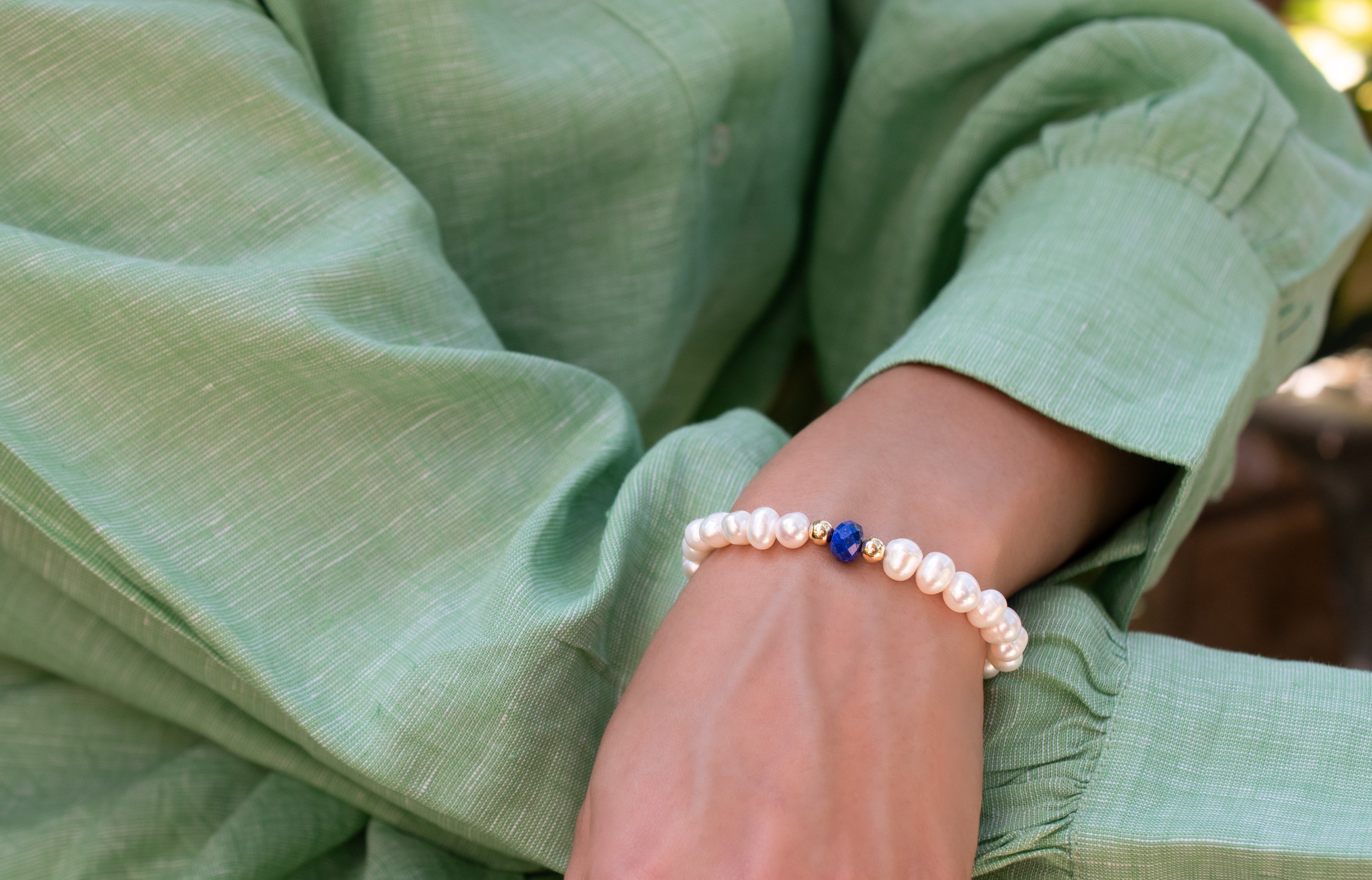 Freshwater Pearl and Lapis Lazuli Stretch Bracelet