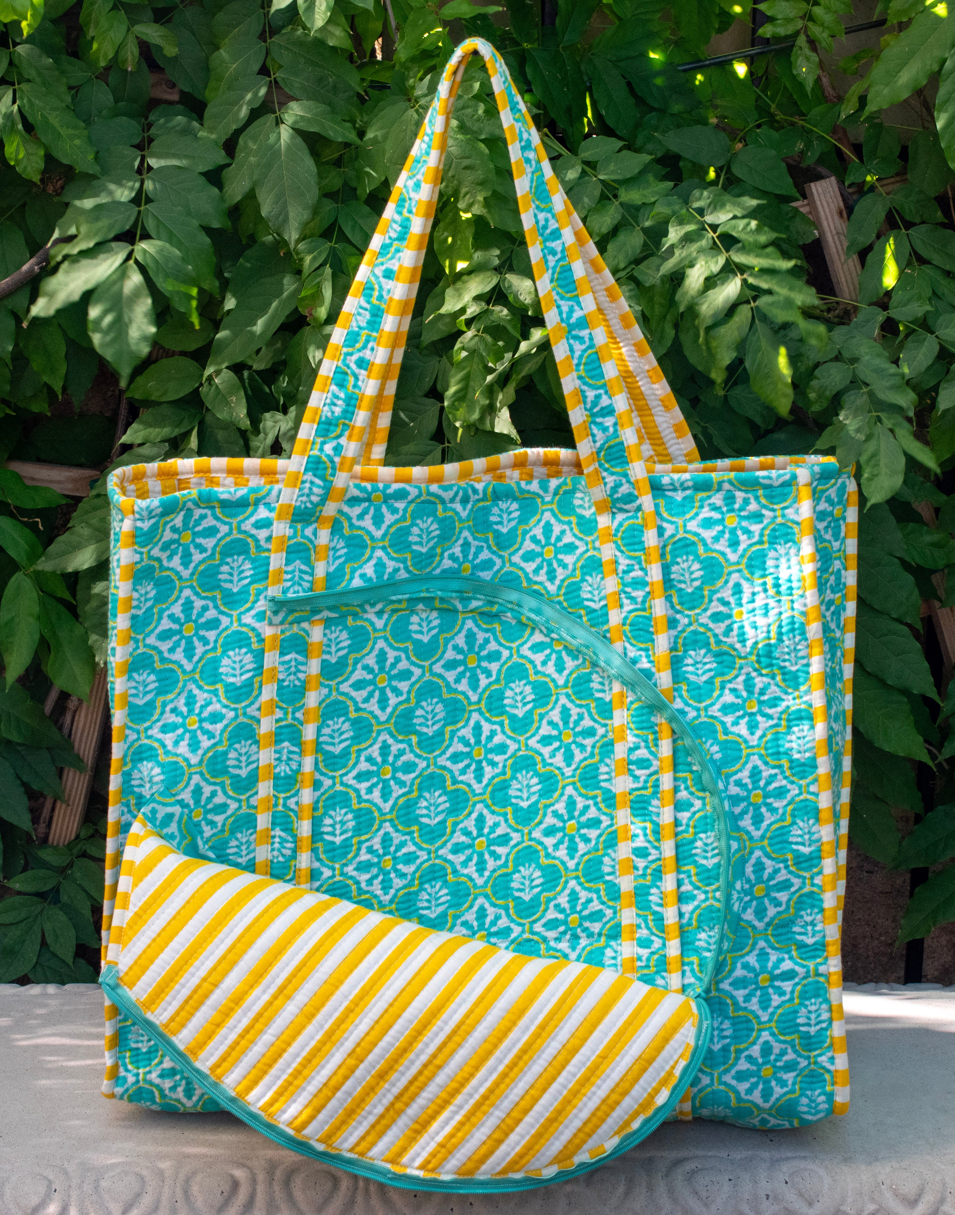 Block Print Racquet Tote 06